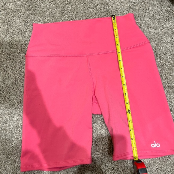 Alo Yoga High Waist Biker Shorts in Pink Fuchsia - Picture 5 of 6